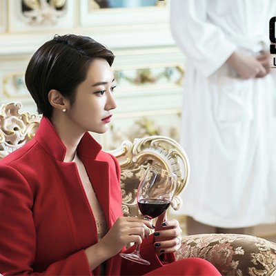 Thời trang trong phim: Bất Khả Xâm Phạm (Untouchable)