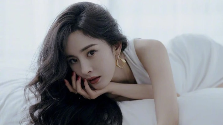 Dương Mịch tóc dài quyến rũ
