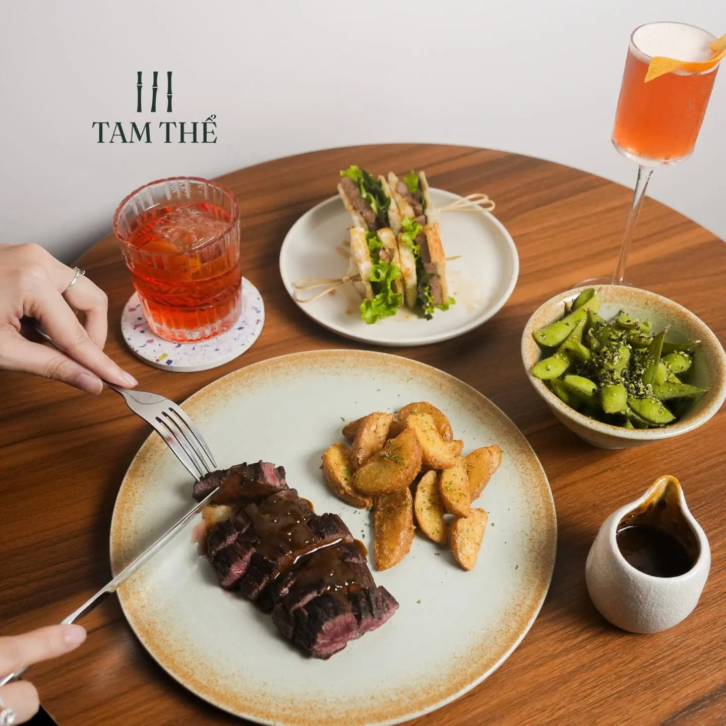 thực đơn món ăn và thức uống tại Tam Thể Coffee & Brunch