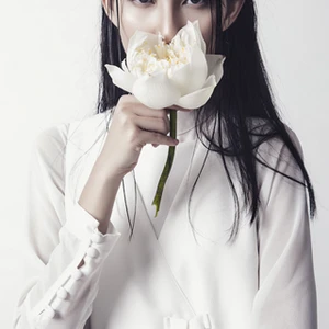 Người mẫu Thùy Dương đẹp tinh khôi trong bộ ảnh mới featured ELLEVN