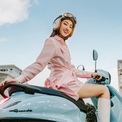xe tay ga của hoa hậu Lương Thùy Linh
