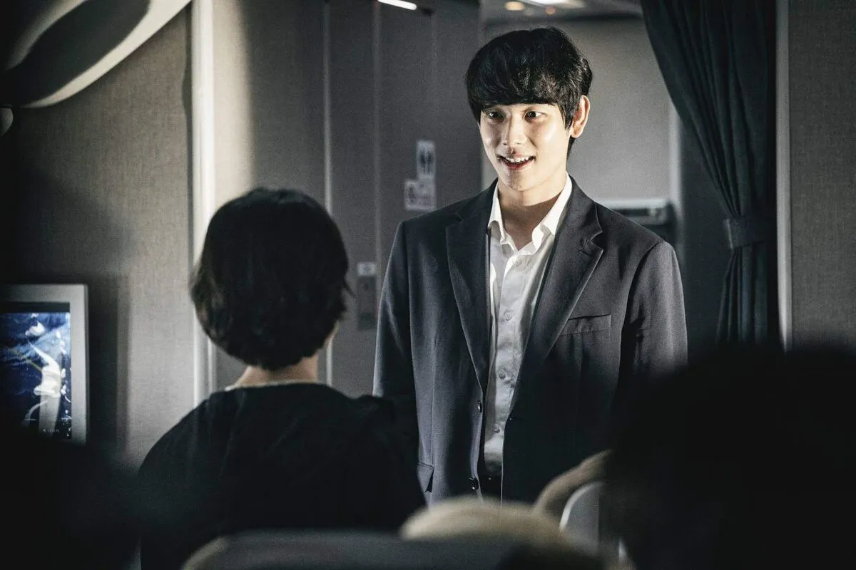 elle-im-si-wan-vai-phan-dien (5)