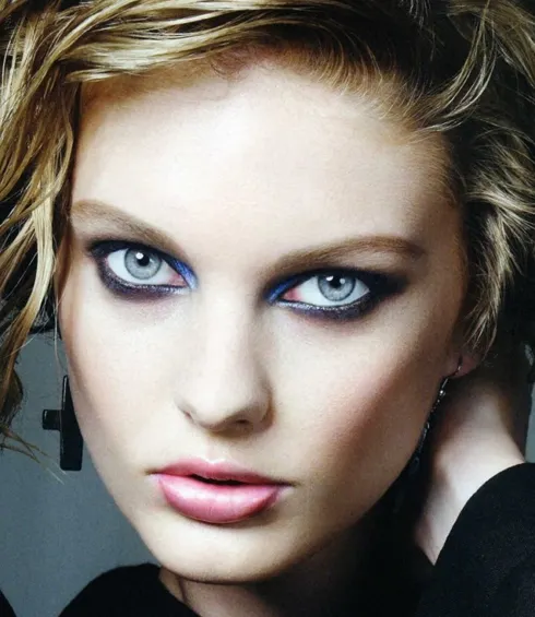 Niebieski-makijaż-ślubny-11-694x800