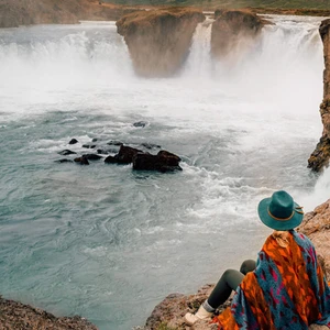 thác nước ở Iceland 9