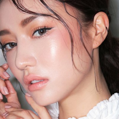 Mùa xuân ngọt liệm với phong cách trang điểm Pink Monochrome