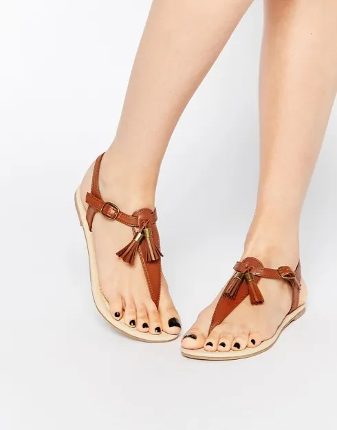 Sandal tone màu trung tính đẹp dành cho mùa Hè 