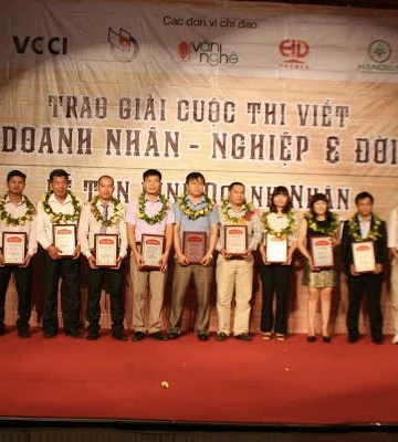 ellevn ton vinh doanh nhan