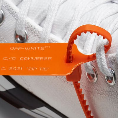 Converse Offf-white zip tag