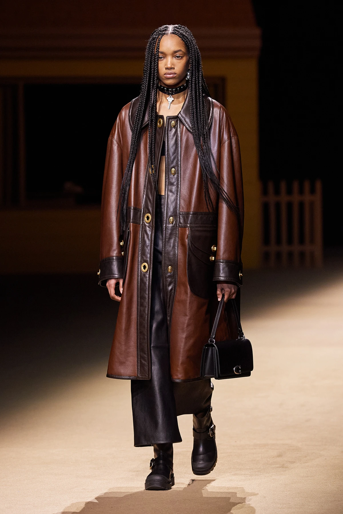 Coach Thu-Đông 2022 look 30