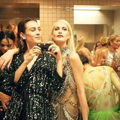 Bức ảnh selfie được chụp trong met gala