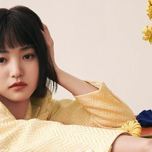 Bông hồng Kim Tae Ri với nét đẹp cổ điển và thơ ngây