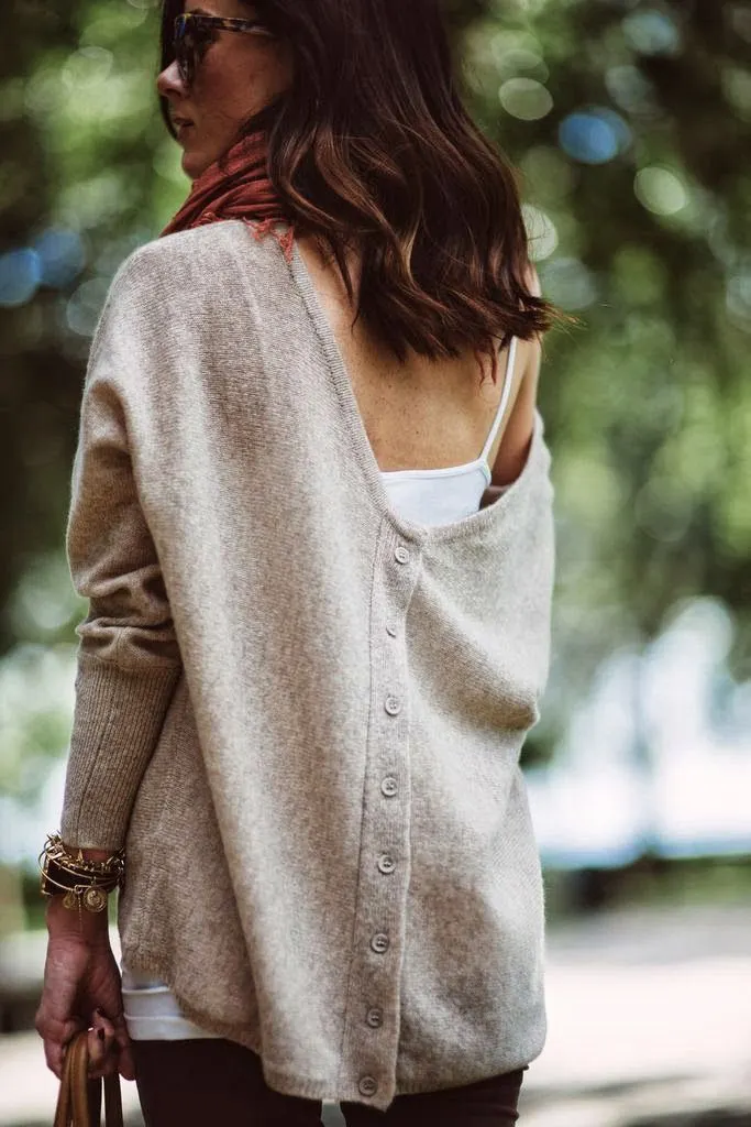 Cardigan đã biến thành một chiếc áo len kiểu dáng gợi cảm...