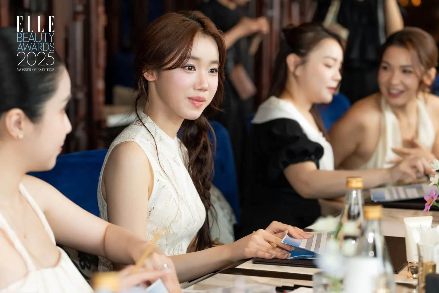 Dàn khách mời háo hức bình chọn cho sản phẩm tại ELLE Beauty Awards 2025.