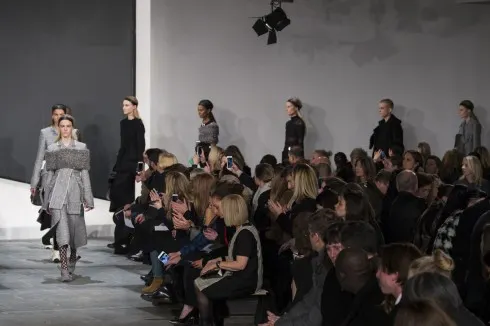 thoi-trang-thu-dong-Proenza-Schouler-ending