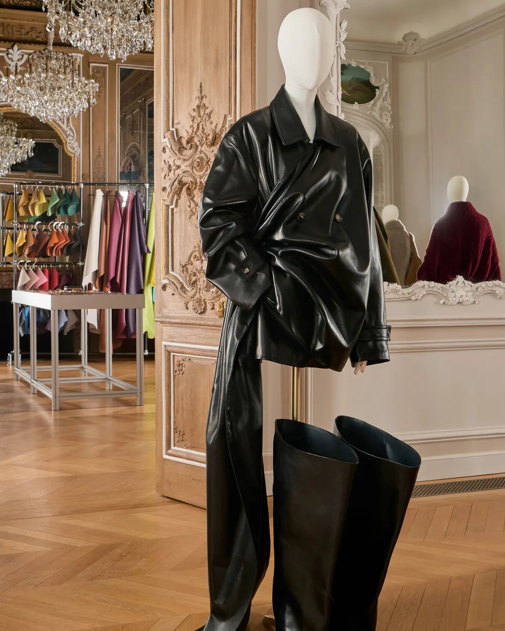 áo khoác da BST Loewe Thu-Đông 2025