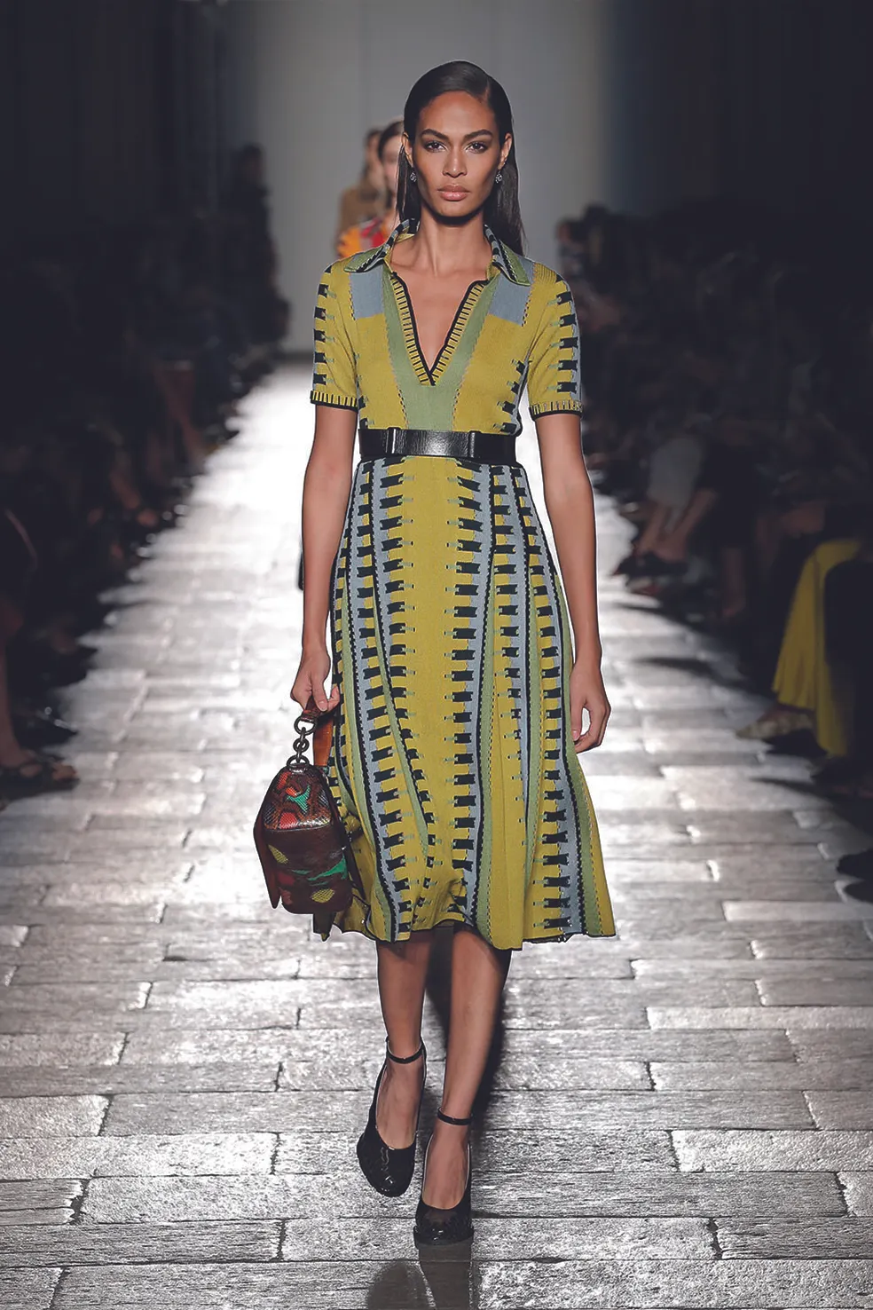 Bottega Veneta thông báo hai show diễn kết hợp nam và nữ thường niên - 04