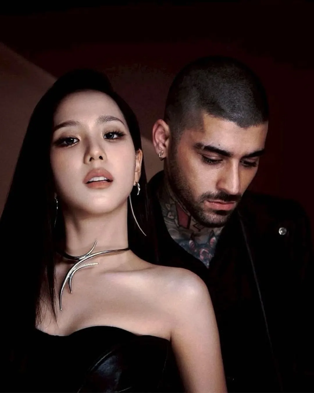 Thời trang Jisoo hợp tác cùng Zayn trong "Eyes Closed"