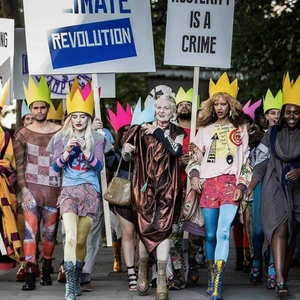 Thương hiệu thời trang xa xỉ nước Anh Vivienne Westwood và cuộc cách mạng thời trang xanh