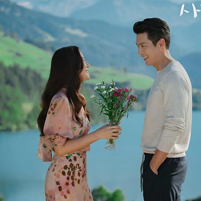 những bài học về tình yêu đôi lứa trong phim Hạ Cánh Nơi Anh