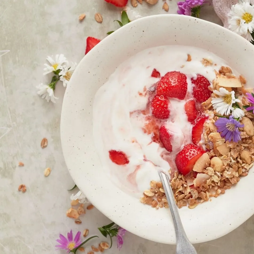 Thưởng thức bữa xế với sữa chua thay vì ăn vặt