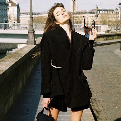 Phối blazer như gái Pháp