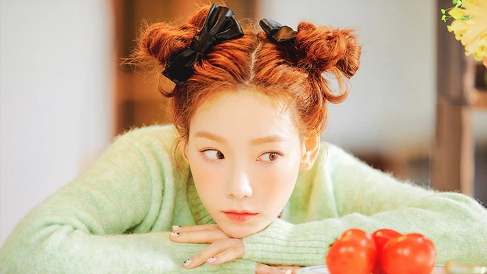 Taeyeon đeo phụ kiện tóc nơ màu đen