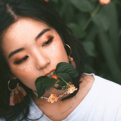 cô gái im lặng để học cách yêu