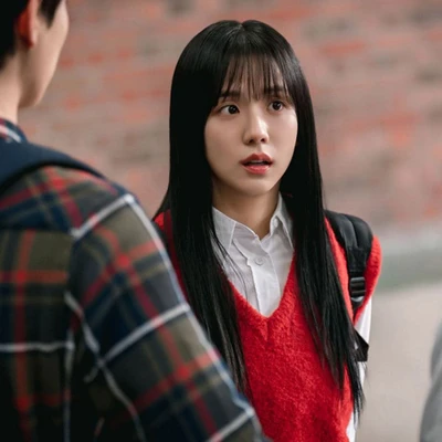 trang phục jisoo Newtopia