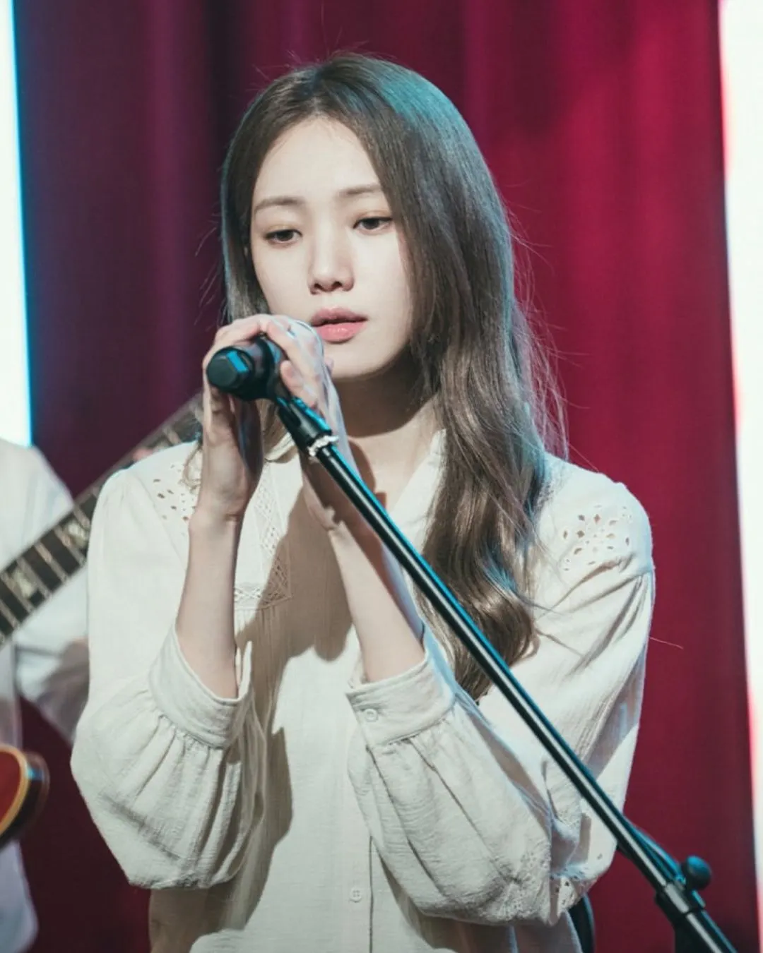 elle-review-phim-the-nice-guy-lee-dong-wook-lee-sung-kyung-NHAN-VAT00002