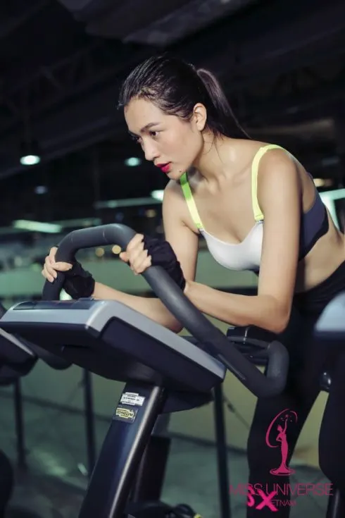Lệ Hằng đã sẵn sàng chinh chiến tại Miss Universe 2016 ELLE VN