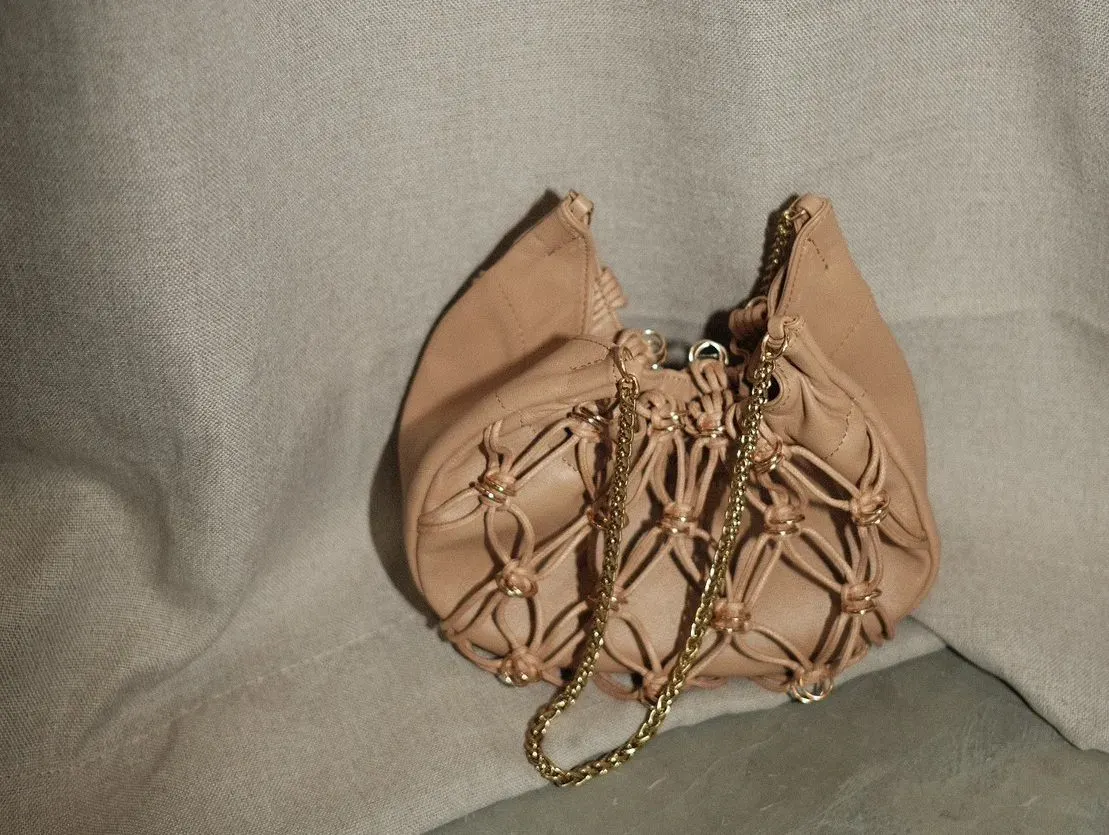 Thiết kế sử dụng kỹ thuật thắt nút 