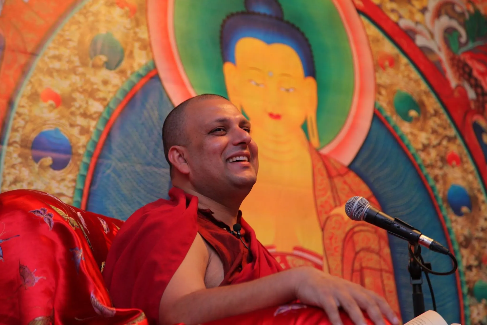 Tôn sư Tenzin Priyadarshi Rinpoche 