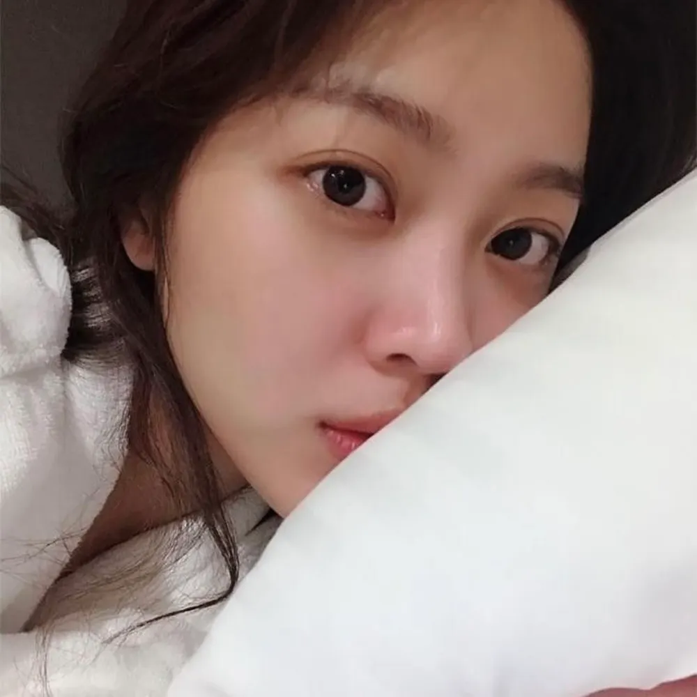 Jo Bo Ah và làn da mịn màng không tì vết trong Nuốt Vàng.