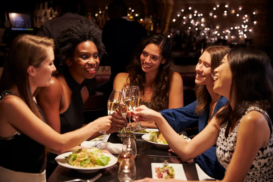 Sheraton-Saigon_Saigon-Cafe_Happy-WomensDay-elle-vietnam