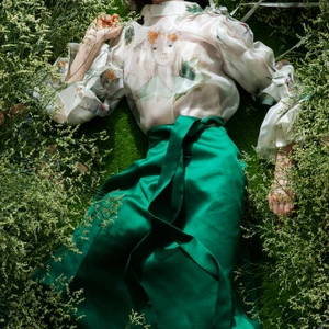 Giai nhân mơ màng trong bộ sưu tập mới của NTK Lê Hà - ellevietnam 06