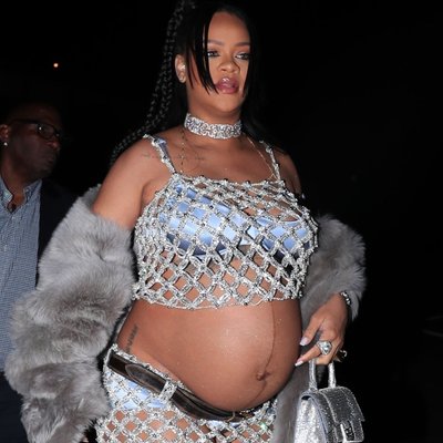 rihanna và mốt áo ngực đính đá