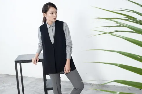 BST ngay lập tức thu hút sự chú ý của nhiều fashionista khi tung ra lookbook đúng 10 ngày trước Lookbook