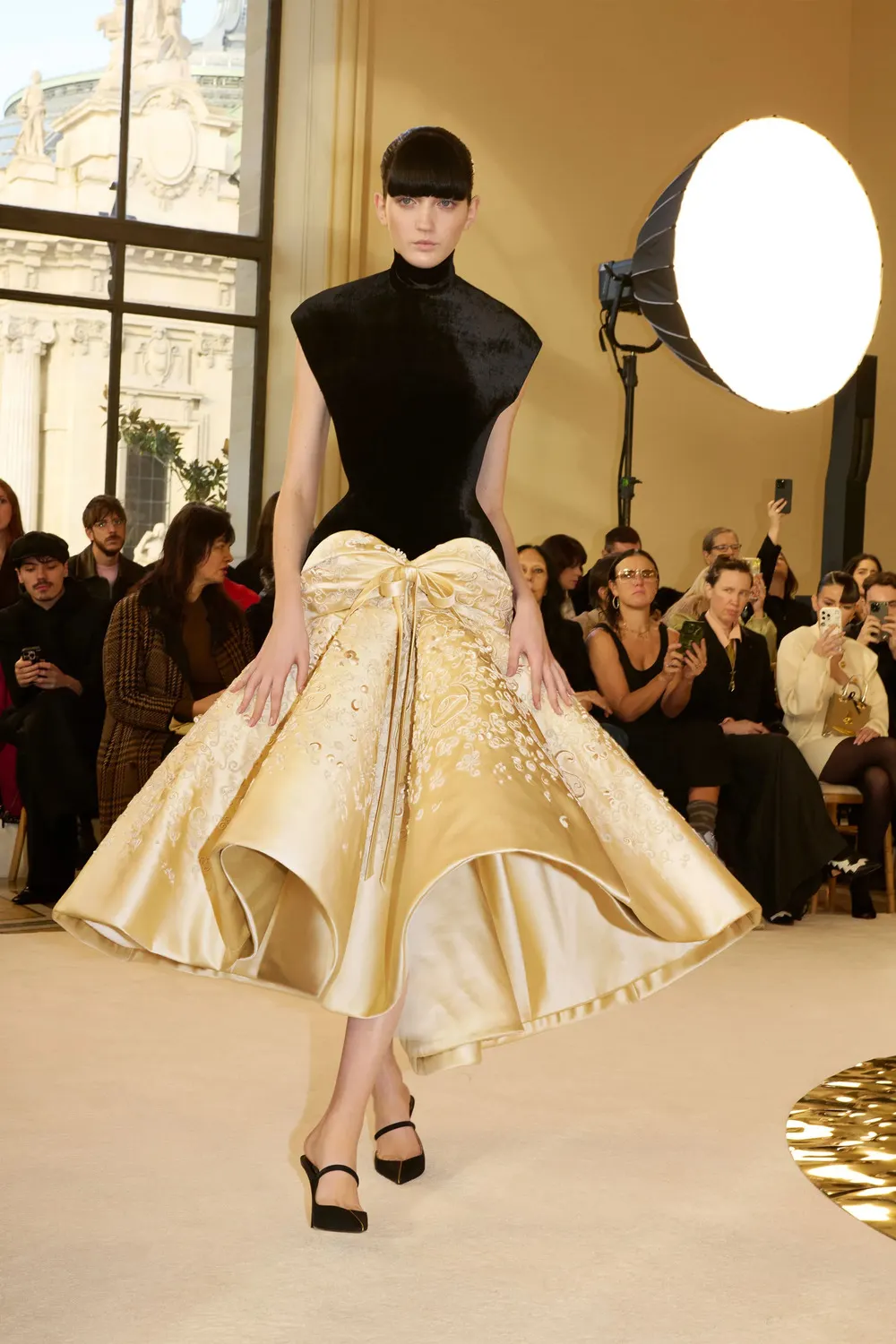 đầm thời trang haute couture