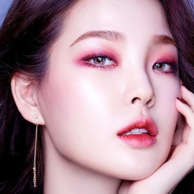 Đi tìm những màu son làm trắng răng khiến nàng mê mẩn