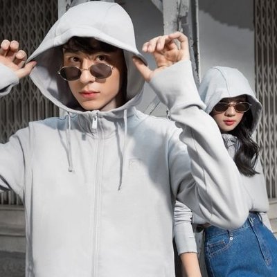 couple tx tái chế thời trang bền vững