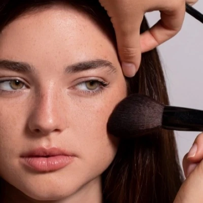 những lỗi sai makeup khiến bạn già hơn