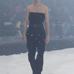 Balenciaga RTW Thu Đông 2022 look 2