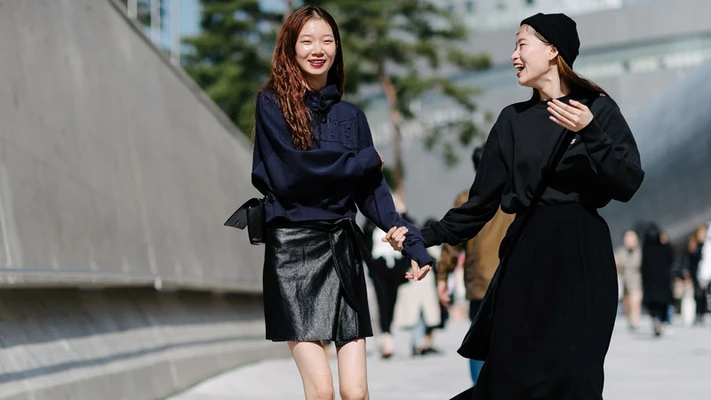 chân váy ngắn và chân váy midi xu hướng thời trang seoul fashion week