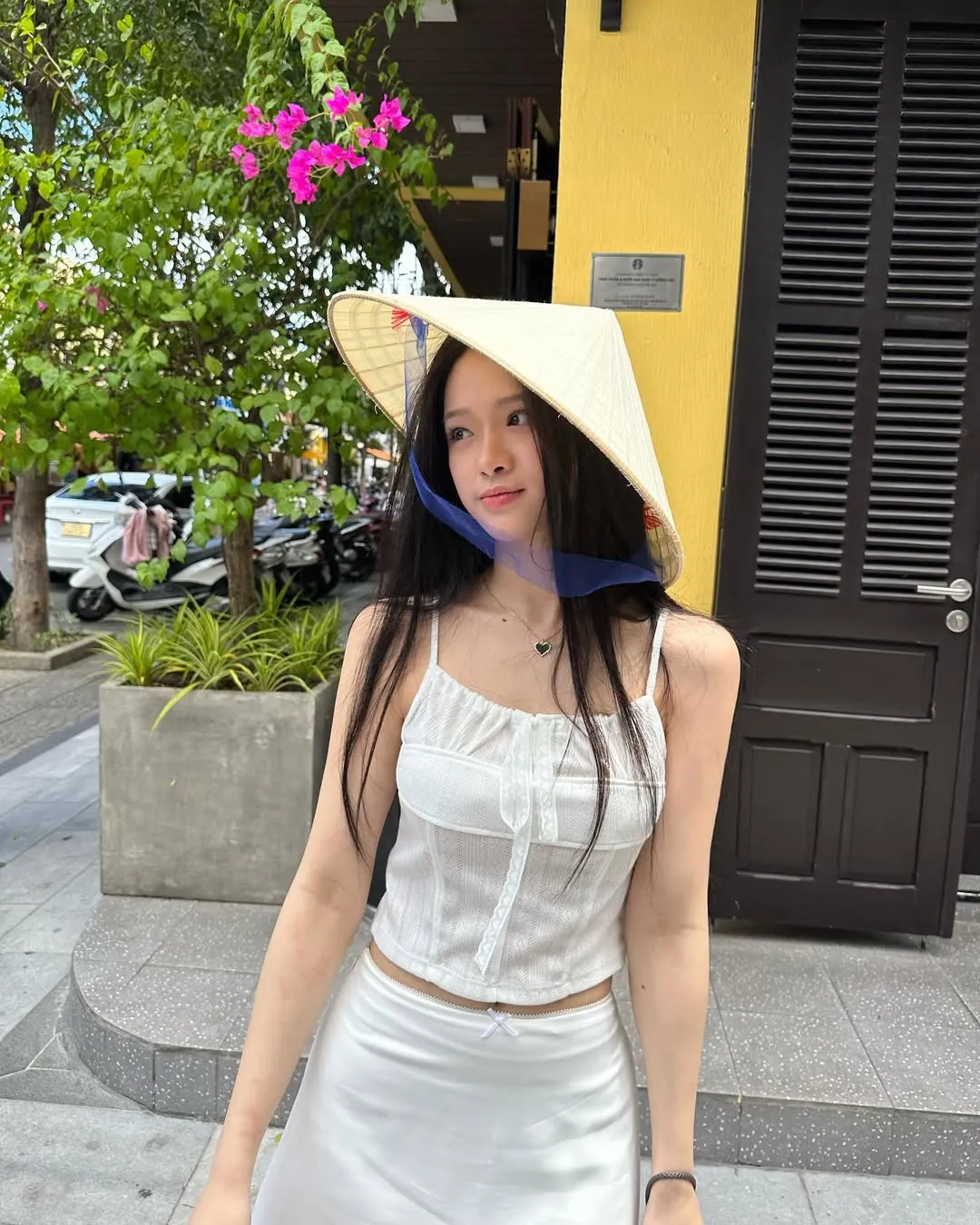 linh ka diện áo cami