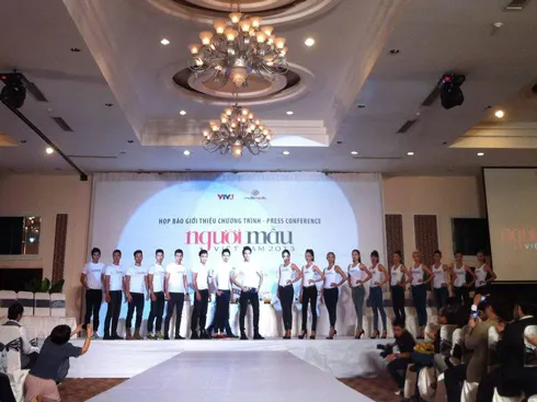 Top 18 tại buổi họp báo tối 9/9