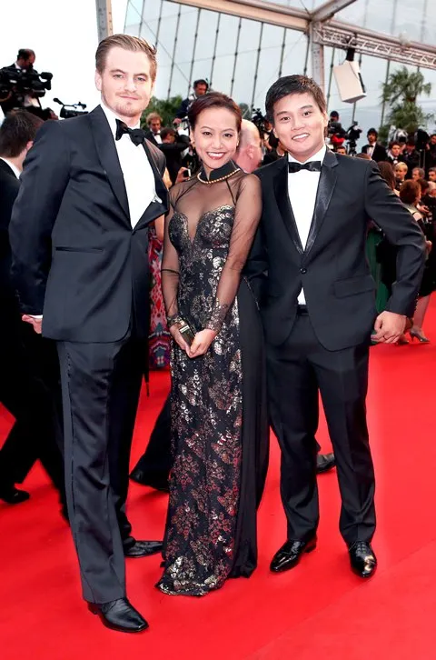 Hồng Ánh trong trang phục áo dài tại Liên hoan phim Cannes 2013
