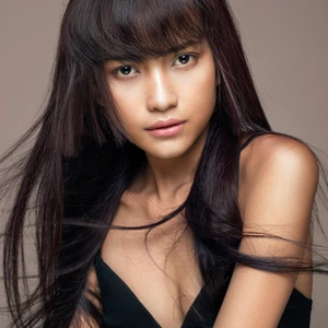 Ngọc Châu vượt qua Fung La đăng quang VNTM 2016