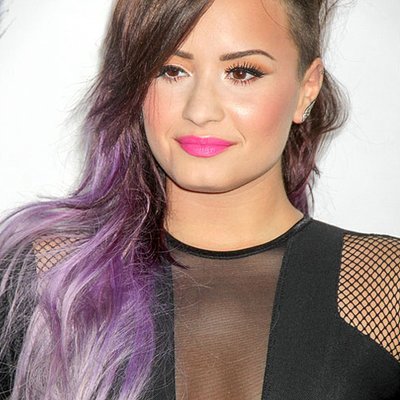 Thoi trang toc Demi Lovato photo