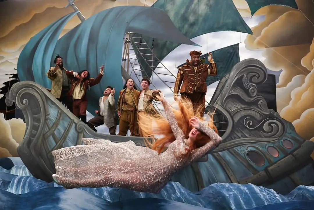 Taylor Swift diện váy cưới nguyệt quế MV The Fate of Ophelia