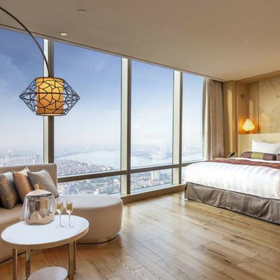 Nghỉ dưỡng giữa lưng chừng trời tại Lotte Hotel Hanoi